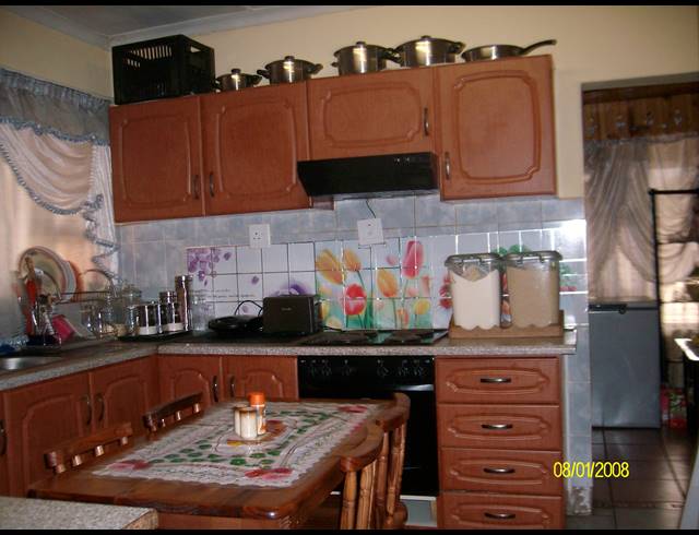 2 BEDROOM FREEHOLD FOR SALE IN MPOPHOMENI
